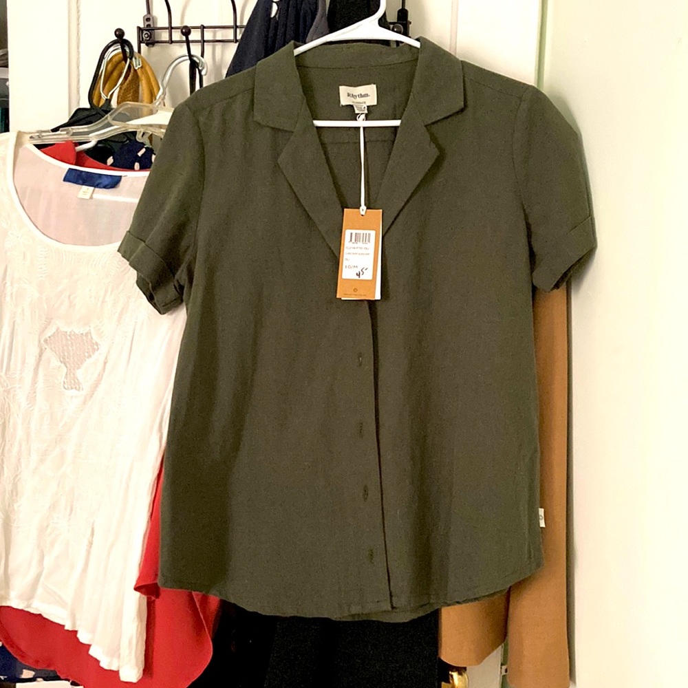 Green Rhythm Brand button down short sleeve blouse top